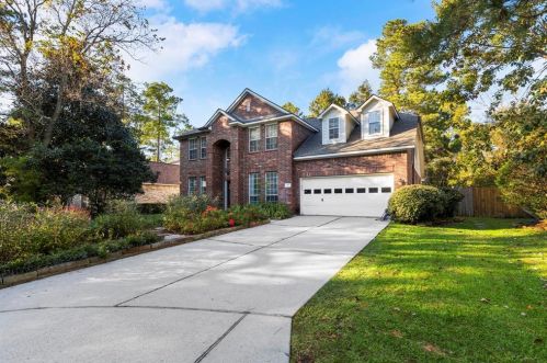 51 Silver Bayou Ct, Conroe, TX 77384-5019