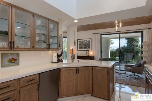 4 Vista Loma Dr, Rancho Mirage CA  92270-2959 exterior