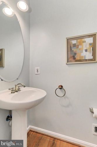 14286 Chalfont Dr, Haymarket VA  20169-2632 exterior