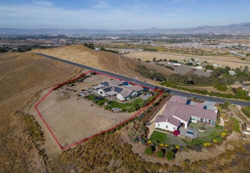 4025 Ashford Cir, Hollister CA  95023-8966 exterior