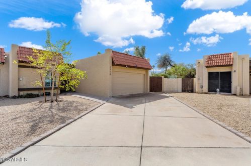 2519 Bluefield Ave, Phoenix AZ  85032-8004 exterior