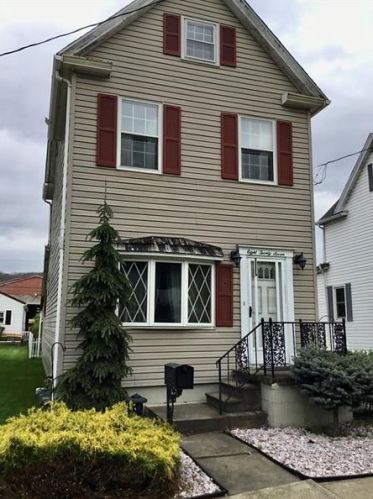 827 6th Ave, Ford City, PA 16226-1120