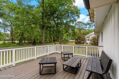 37 Royal Pines Blvd, Beaufort SC  29907-1921 exterior