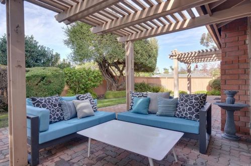 757 Rocking Horse Rd, Vista CA  92081-6740 exterior