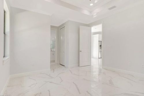 2565 60 Ave, Naples FL 34120-2684 exterior