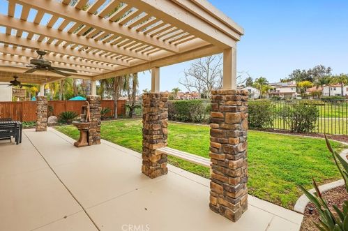 42089 Delmonte St, Temecula CA  92591-7921 exterior