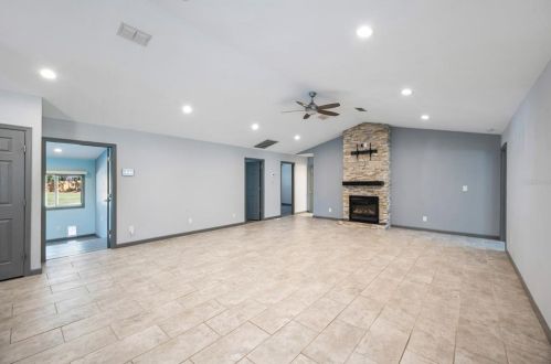 8544 Pinecone Dr, Lakeland FL  33809-1674 exterior