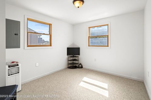 211 Cedar Dr, Berkeley Township NJ 08721-3109 exterior