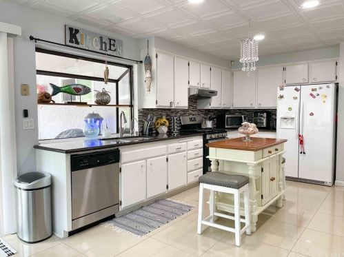 860 Plumwood St, Colton CA  92324-4523 exterior