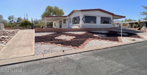 1757 Pacana Way, Green Valley, AZ 85614-4351