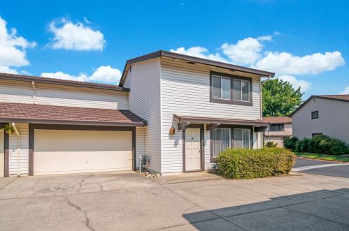 2216 Kimwood Ln, Rancho Cordova, CA 95670-4210