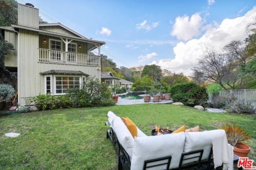 3531 Coldwater Canyon Ave, North Hollywood CA  91604-4060 exterior