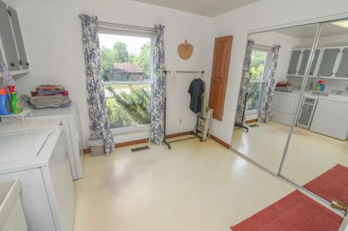 8883 Valley Circle Dr, Florence KY  41042-9523 exterior