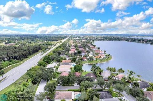 2489 191 Ave, Hollywood FL  33029-4610 exterior