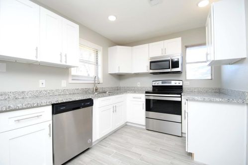 2906 18th Ave, Texas City, TX 77590-4902