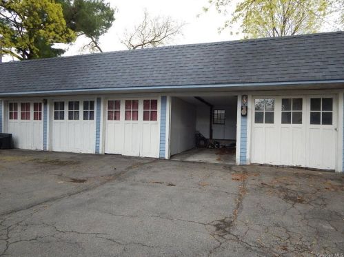 4 Knapp Ave, Middletown NY  10940-5637 exterior