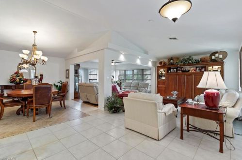 100 Chamonix Ct, Naples, FL 34112-7160