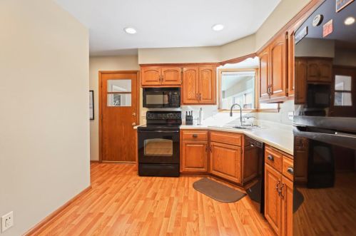 5353 Lakeview Dr, Greendale WI 53129-1930 exterior