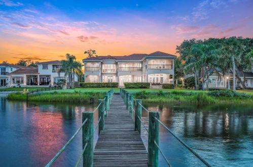 357 Beach St, Ormond Beach, FL 32174-5301