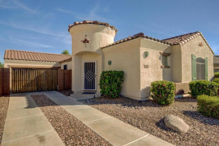 884 Cherry Hills Dr, Chandler, AZ 85249-6913