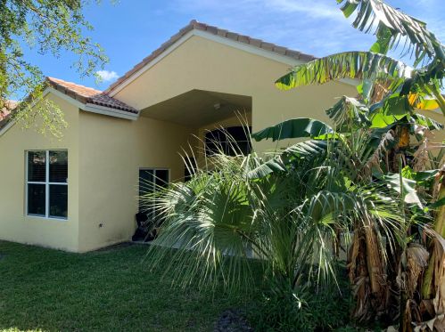 9469 Verona Lakes Blvd, Boynton Beach, FL 33472-2757