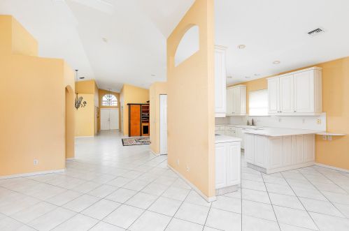 10487 Utopia Cir, Boynton Beach, FL 33437-5543