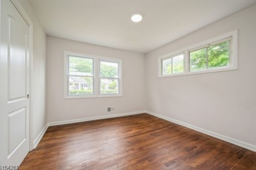 16 Kyle Dr, Dover NJ  07801-4736 exterior