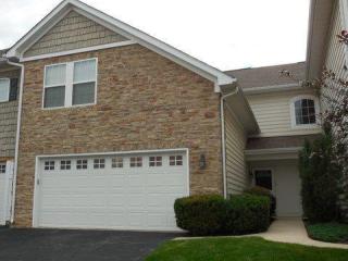 5081 Calais Dr, Columbus, OH 43221-5686