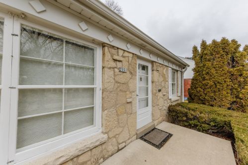 2551 95, Milwaukee WI 53227-2339 exterior