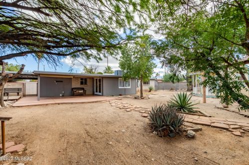 744 Camino Seco, Tucson AZ 85710-2627 exterior