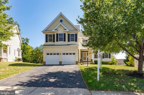 3325 Lady Catherine Cir, Triangle, VA 22172-2331
