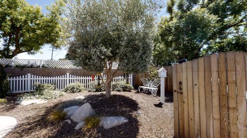 3960 Michelle Lynn Ct, Turlock CA  95382-8518 exterior