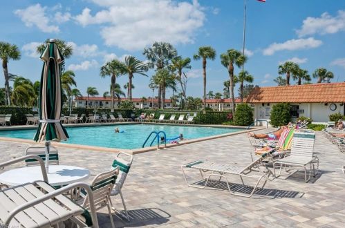 4326 27th Ct, Naples FL  34116-7982 exterior