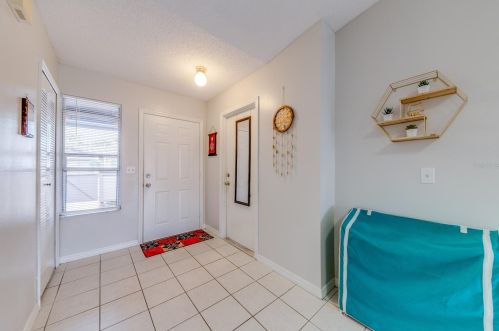 1183 Alicante Ave, Orlando, FL 32807-2820