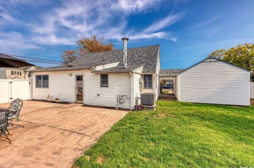 3 Short Ln, North Bellmore NY  11710-4523 exterior