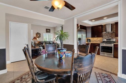 10121 Paseo Palmas Dr, Lakeside CA  92040-2342 exterior