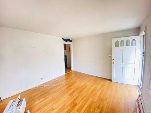 719 Queen St, Bridgeport CT  06606-3379 exterior