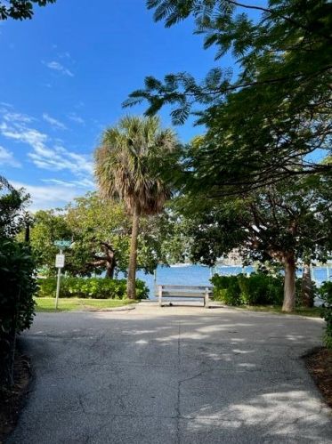 1171 Ocean Way, Palm Beach FL  33480-3233 exterior