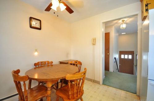 50 Gardner St, Manchester CT 06040-6606 exterior