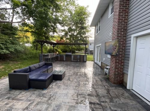 275 Grant St, Berkeley Heights NJ  07922-1142 exterior