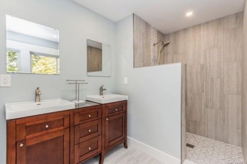 391 Kings Hwy, Valley Cottage NY 10989-1527 exterior