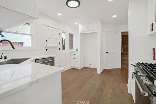 307 Fernando St, Newport Beach CA  92661-1236 exterior