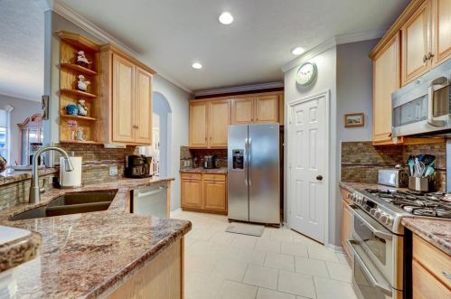 1309 Modena Dr, Pearland TX  77581-5335 exterior