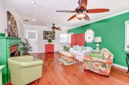 125 Orange Ave, Deland, FL 32720-4124