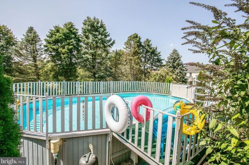 109 Joan Dr, Collegeville PA  19426-1958 exterior