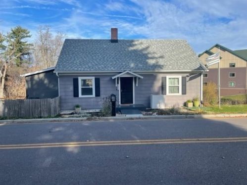131 Hines Ter, Wisconsin Dells, WI 53965-8318