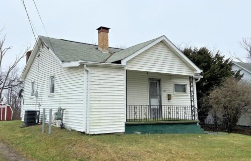 2022 Martha St, New Castle, PA 16101-5907