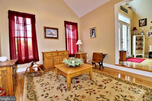 320 Stephen Ct, Charles Town WV  25414-4126 exterior