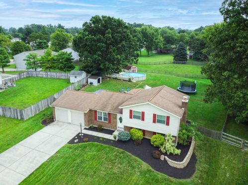 5442 Douglas Fir Ct, Cincinnati, OH 45247-7445