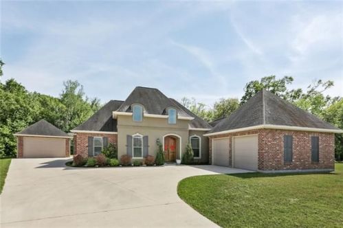 301 Gregory Dr, Luling, LA 70070-3151